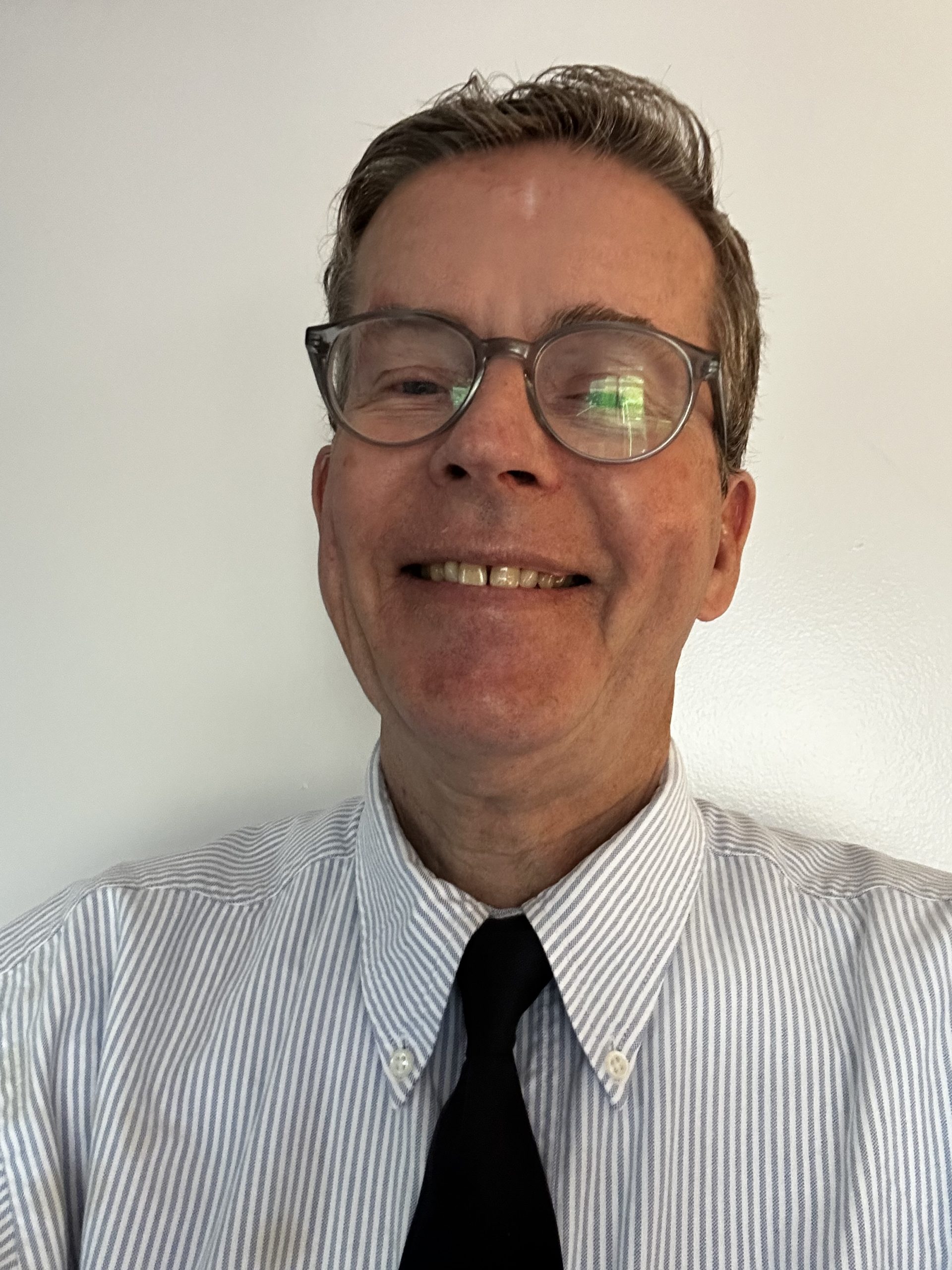 Headshot of Thomas Kniffen